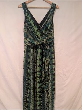 Signature By Robbie Bee Green and Black Printed Wrap Maxi Dress